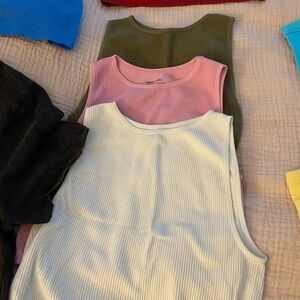S size crop top never wear